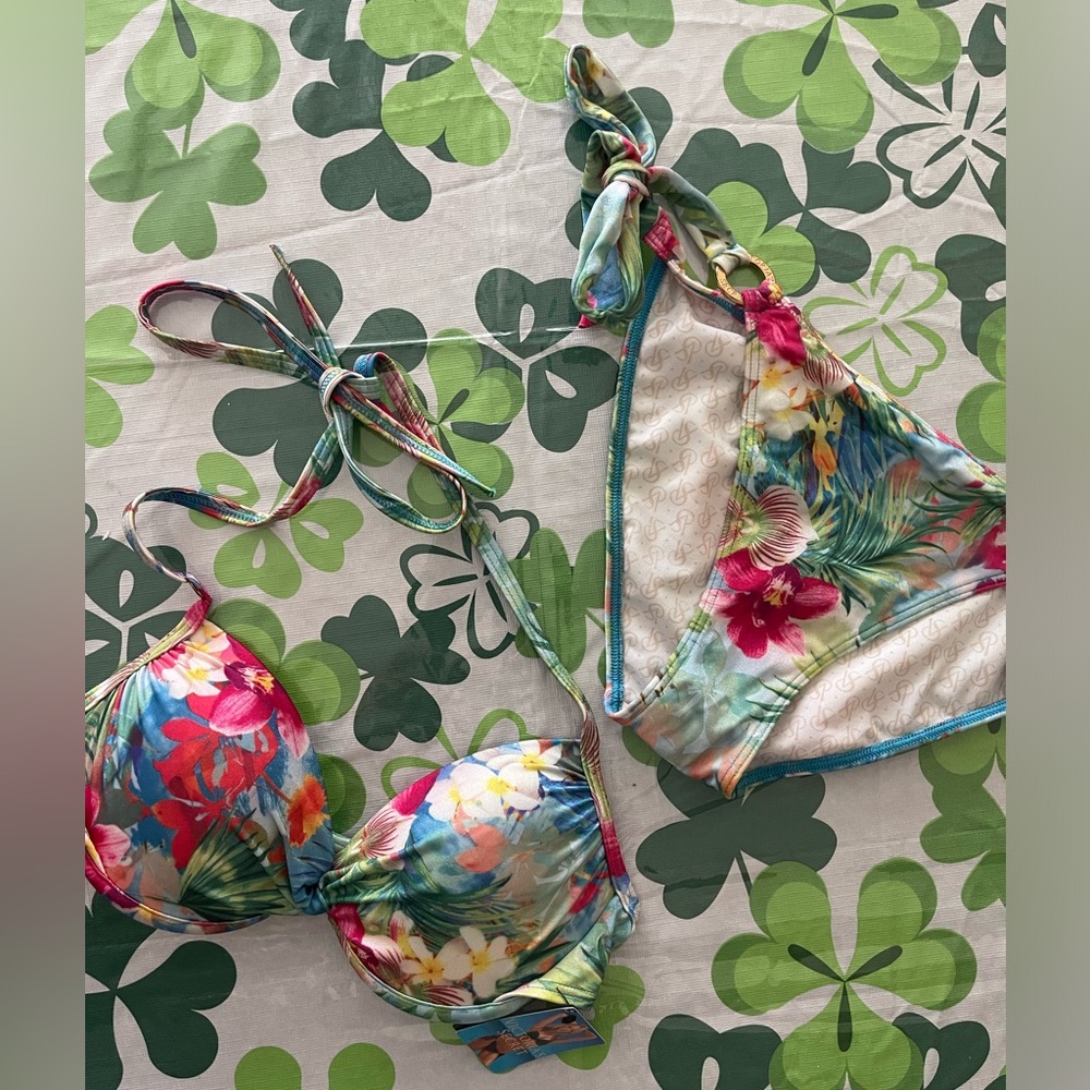 NWT Victoria secret bikini